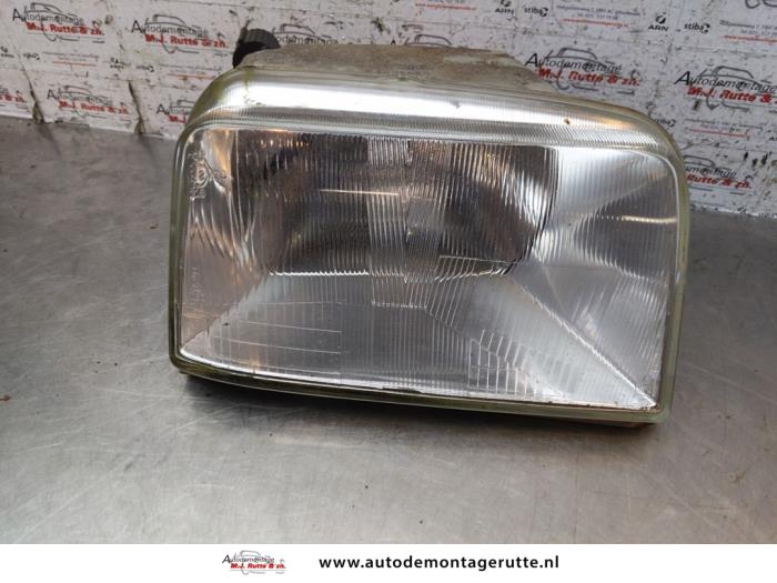 Używane Reflektor prawy Renault 5 Super (B/C40) 1.1 Cena na żądanie oferowane przez Autodemontage M.J. Rutte B.V.