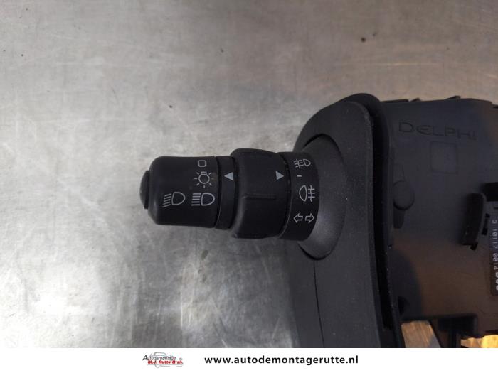 Indicator switch from a Renault Kangoo Express (FW) 1.5 dCi 75 2012