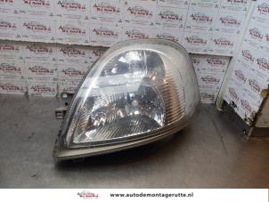 Used Headlight, left Opel Movano (4A1; 4A2; 4B2; 4B3; 4C2; 4C3) 2.5 CDTI 16V DPF Price on request offered by Autodemontage M.J. Rutte B.V.
