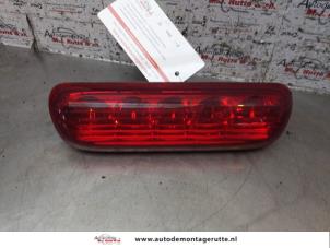 Used Third brake light Hyundai H-300 Travel 2.5 CRDi Price on request offered by Autodemontage M.J. Rutte B.V.