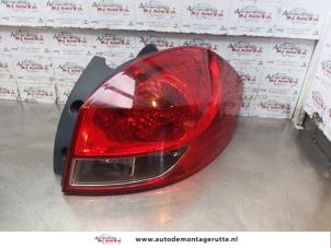 Used Taillight, right Renault Clio III Estate/Grandtour (KR) 1.2 16V 75 Price on request offered by Autodemontage M.J. Rutte B.V.