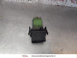 Used Heater resistor Volkswagen Golf III Cabrio (1E) 1.6i Price on request offered by Autodemontage M.J. Rutte B.V.