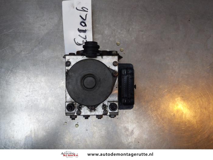 Bomba ABS de un Volkswagen Up! (121) 1.0 12V 75 2014