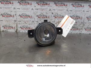 Used Fog light, front right Renault Clio III (BR/CR) 1.4 16V Price on request offered by Autodemontage M.J. Rutte B.V.