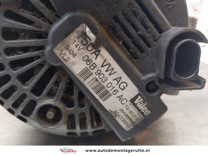 Dynamo from a Audi A4 Avant (B6) 1.8 T 20V 2004