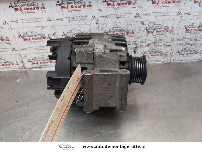 Dynamo from a Audi A4 Avant (B6) 1.8 T 20V 2004