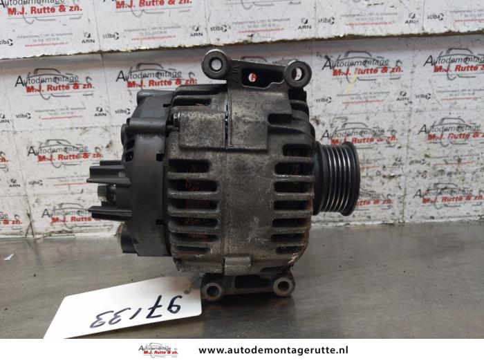 Dynamo from a Audi A4 Avant (B6) 1.8 T 20V 2004