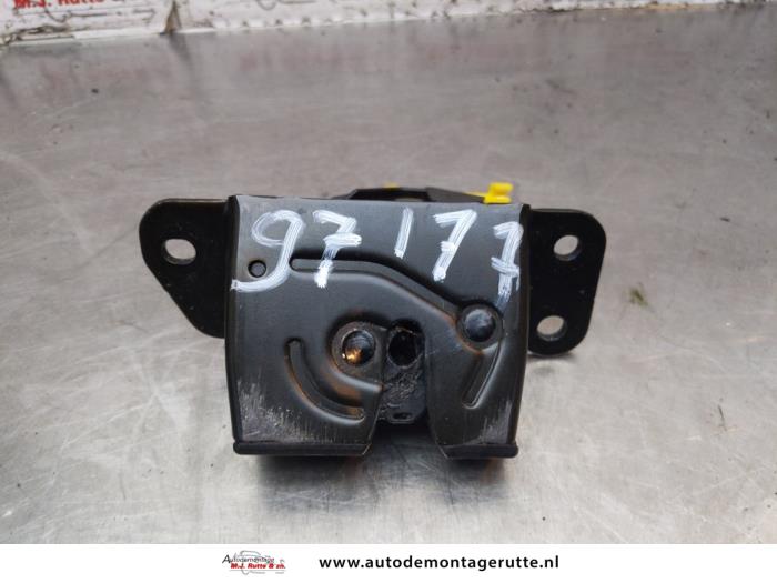 Tailgate lock mechanism Chevrolet Captiva 2.4 16V 4x2