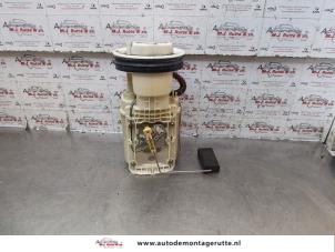 Used Electric fuel pump Volkswagen Polo IV (9N1/2/3) 1.4 16V 100 Price on request offered by Autodemontage M.J. Rutte B.V.
