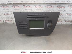 Gebrauchte Radio Seat Leon (1P1) 2.0 FSI 16V Preis auf Anfrage angeboten von Autodemontage M.J. Rutte B.V.