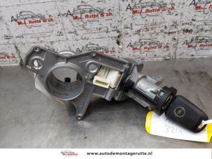 Gebrauchte Zündschloss + Schlüssel Opel Astra H (L48) 1.6 16V Twinport Preis auf Anfrage angeboten von Autodemontage M.J. Rutte B.V.
