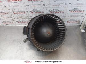 Used Heating and ventilation fan motor Peugeot Boxer (U9) 2.2 HDi 150 Price € 50,00 Margin scheme offered by Autodemontage M.J. Rutte B.V.