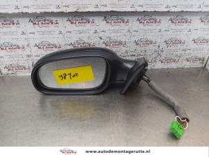 Used Wing mirror, left Volvo V70 (SW) 2.4 T 20V Price on request offered by Autodemontage M.J. Rutte B.V.