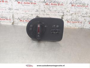 Usados Interruptor de luz Seat Ibiza IV (6J5) 1.2 12V Precio de solicitud ofrecido por Autodemontage M.J. Rutte B.V.