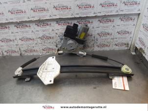 Used Window mechanism 4-door, front left Chevrolet Epica 2.5 24V Price on request offered by Autodemontage M.J. Rutte B.V.