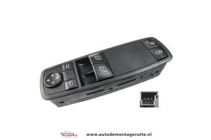 New Multi-functional window switch Mercedes A-Klasse Price € 45,00 Inclusive VAT offered by Autodemontage M.J. Rutte B.V.