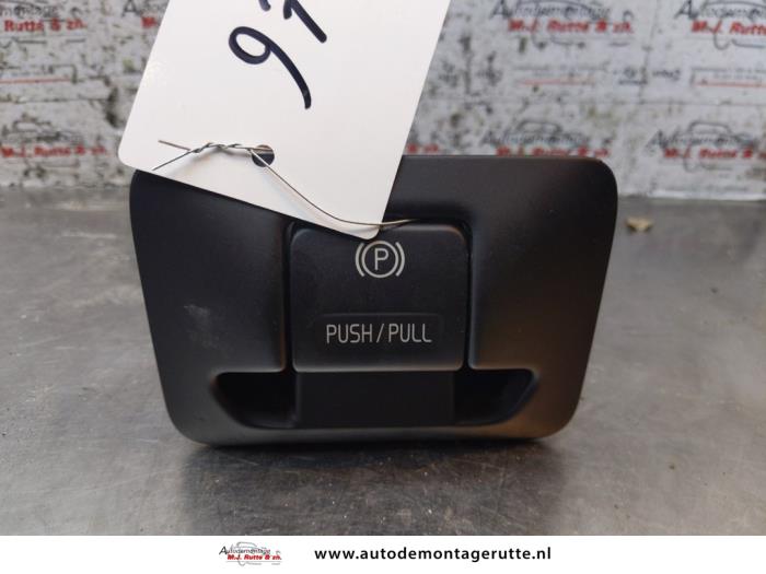 Gebrauchte Handbremse Schalter Volvo V70 (BW) 2.5 T 20V Preis auf Anfrage angeboten von Autodemontage M.J. Rutte B.V.