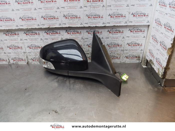 Wing mirror, right from a Volvo V70 (BW) 2.5 T 20V 2008