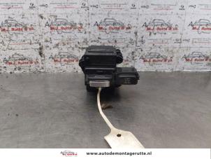 Used Ignition lock + key Volvo V70 (BW) 2.5 T 20V Price on request offered by Autodemontage M.J. Rutte B.V.
