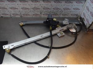 Used Window mechanism 2-door, front right Mercedes Vito (639.6) 2.2 109 CDI 16V Price on request offered by Autodemontage M.J. Rutte B.V.