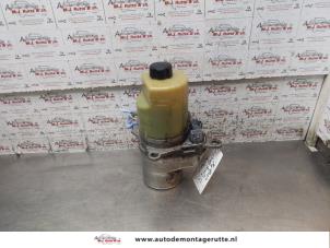 Used Power steering pump Ford Focus C-Max 1.6 16V Price on request offered by Autodemontage M.J. Rutte B.V.