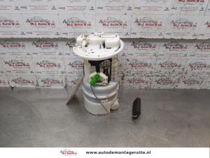 Used Electric fuel pump Renault Clio III Estate/Grandtour (KR) 1.2 16V TCE 100 Price on request offered by Autodemontage M.J. Rutte B.V.