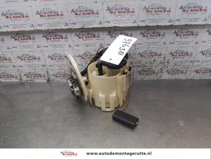 Used Electric fuel pump Opel Astra H (L48) 1.6 16V Twinport Price on request offered by Autodemontage M.J. Rutte B.V.
