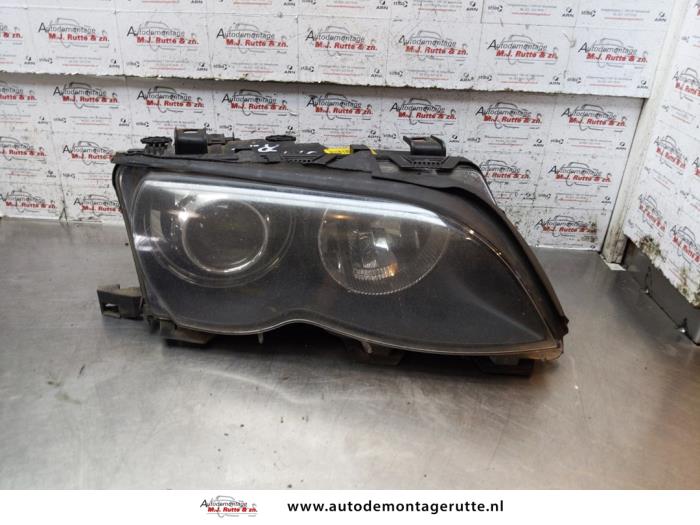 Używane Reflektor prawy BMW 3 serie (E46/4) 320i 24V Cena na żądanie oferowane przez Autodemontage M.J. Rutte B.V.