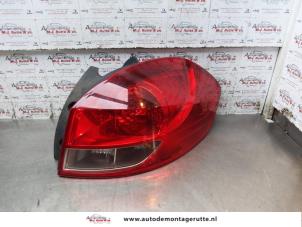 Used Taillight, right Renault Clio III Estate/Grandtour (KR) 1.2 16V TCE 100 Price on request offered by Autodemontage M.J. Rutte B.V.