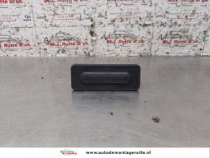 Used Tailgate switch Peugeot 208 I (CA/CC/CK/CL) 1.2 Vti 12V PureTech 82 Price on request offered by Autodemontage M.J. Rutte B.V.