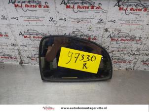 Używane Szyba lusterka prawego Hyundai Getz 1.1i 12V Cena na żądanie oferowane przez Autodemontage M.J. Rutte B.V.