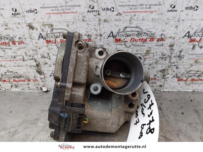 Usagé Boitier papillon Smart Fortwo Cabrio (451.4) 1.0 12V 52kW Prix sur demande proposé par Autodemontage M.J. Rutte B.V.