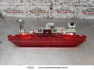 Used Third brake light Toyota Yaris (P1) 1.4 D-4D Price on request offered by Autodemontage M.J. Rutte B.V.