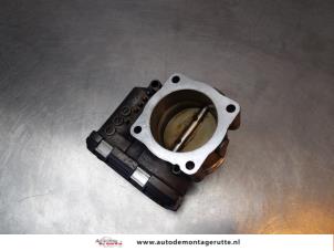 Boitier papillon d'un Audi A4 Avant (B6) 1.8 T 20V 2004