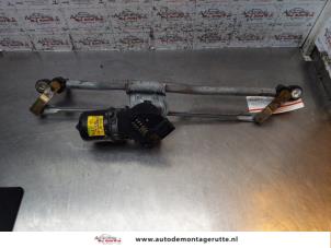 Used Wiper motor + mechanism Renault Clio II (BB/CB) 1.4 16V Price on request offered by Autodemontage M.J. Rutte B.V.