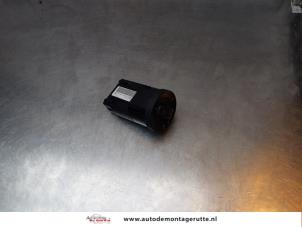 Gebrauchte Licht Schalter Audi A4 Avant (B6) 1.8 T 20V Preis auf Anfrage angeboten von Autodemontage M.J. Rutte B.V.