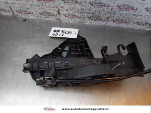 Used Door lock mechanism 4-door, front left Ford Focus 2 Wagon 1.8 16V Price on request offered by Autodemontage M.J. Rutte B.V.