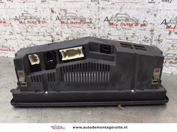 Heater control panel from a BMW 3 serie (E46/4) 320i 24V 2003