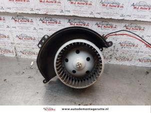 Usados Motor de ventilador de calefactor Opel Astra H GTC (L08) 1.4 16V Twinport Precio de solicitud ofrecido por Autodemontage M.J. Rutte B.V.