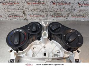 Używane Panel sterowania nagrzewnicy Ford Ka II 1.2 Cena € 35,00 Procedura marży oferowane przez Autodemontage M.J. Rutte B.V.