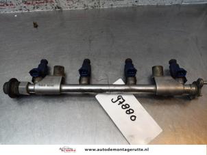 Used Fuel injector nozzle Kia Cee'd (EDB5) 1.4 CVVT 16V Price € 60,00 Margin scheme offered by Autodemontage M.J. Rutte B.V.