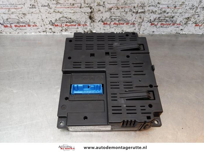Używane Blue&Me Fiat Punto Evo (199) 1.3 JTD Multijet 85 16V Euro 5 Cena € 200,00 Procedura marży oferowane przez Autodemontage M.J. Rutte B.V.