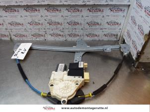 Used Window mechanism 4-door, front right Peugeot 307 Break (3E) 2.0 16V Price on request offered by Autodemontage M.J. Rutte B.V.