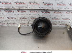 Usados Motor de ventilador de calefactor Volkswagen Transporter T4 1.9 TD Precio de solicitud ofrecido por Autodemontage M.J. Rutte B.V.