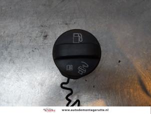 Used Fuel cap Chevrolet Spark (M300) 1.0 16V Bifuel Price on request offered by Autodemontage M.J. Rutte B.V.