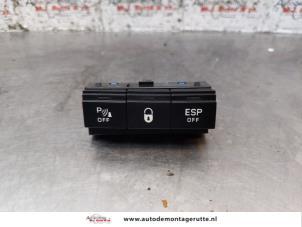 Gebrauchte ESP Schalter Peugeot 1007 (KM) 1.6 GTI,Gentry 16V Preis auf Anfrage angeboten von Autodemontage M.J. Rutte B.V.