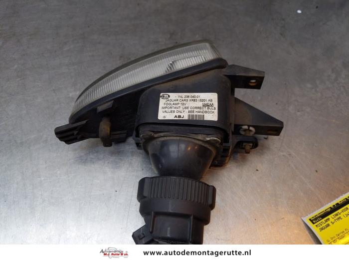 Nebelscheinwerfer links vorne Jaguar S-type 3.0 V6 24V - HELLA