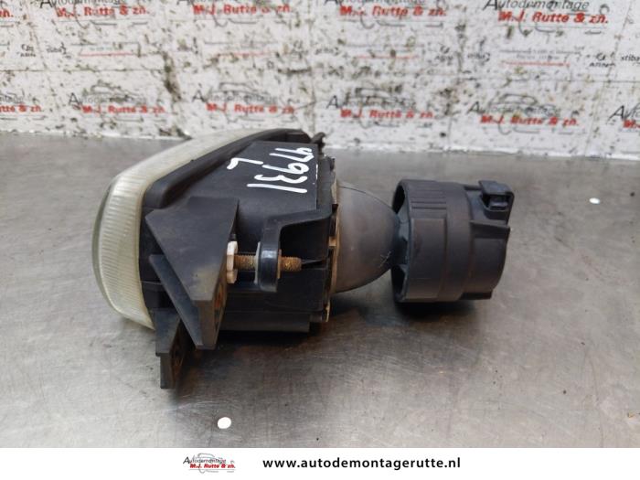 Nebelscheinwerfer links vorne Jaguar S-type 3.0 V6 24V - HELLA