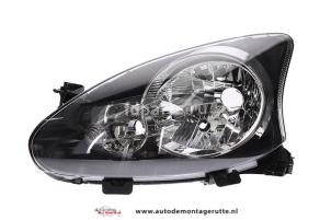 New Headlight, left Toyota Aygo Price € 79,99 Inclusive VAT offered by Autodemontage M.J. Rutte B.V.