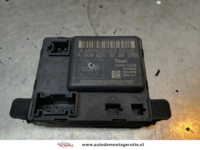 Używane Modul Comfort Volkswagen Crafter 2.5 TDI 30/32/35/46/50 Cena € 50,00 Procedura marży oferowane przez Autodemontage M.J. Rutte B.V.